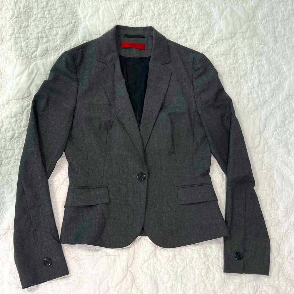 Women's Hugo Boss dark grey Suite - Pants US Size 10, Jacket US Size 6